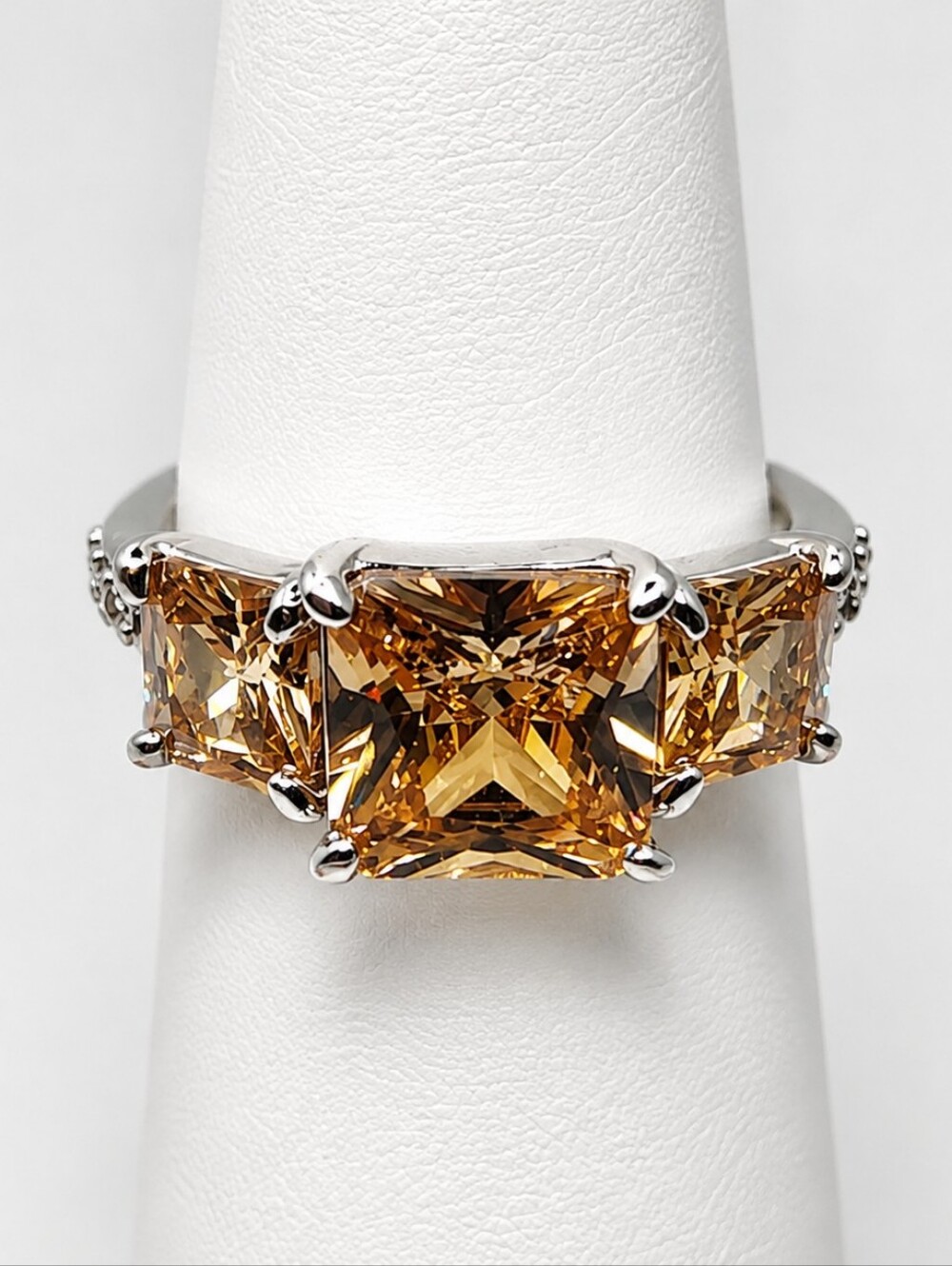 Bomb Party โAlways in Loveโ Ring โ Size 5 โ NWT Topaz